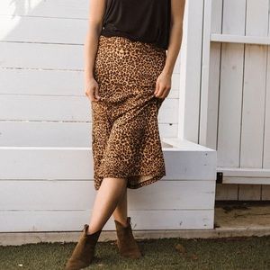 NWT- Jackson Rowe Magnolia midi skirt, L